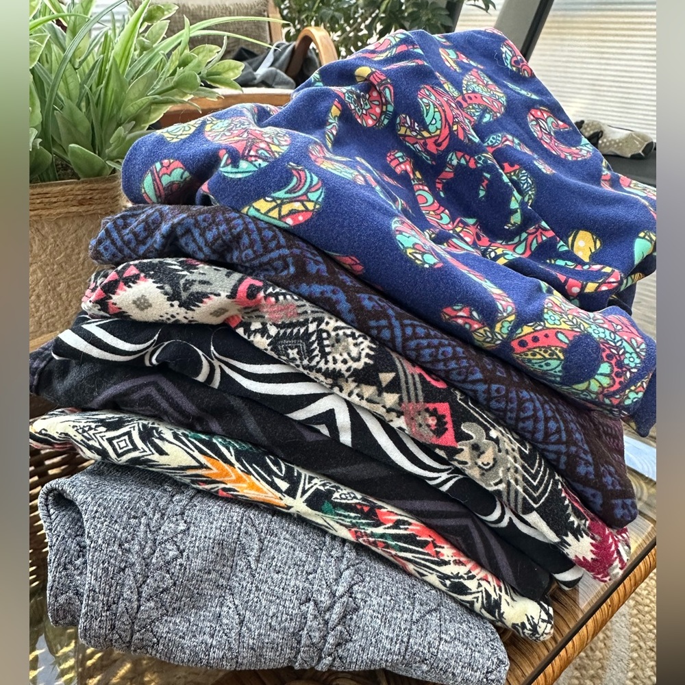 LulaRoe leggings bundle barely worn some I never did. One Size